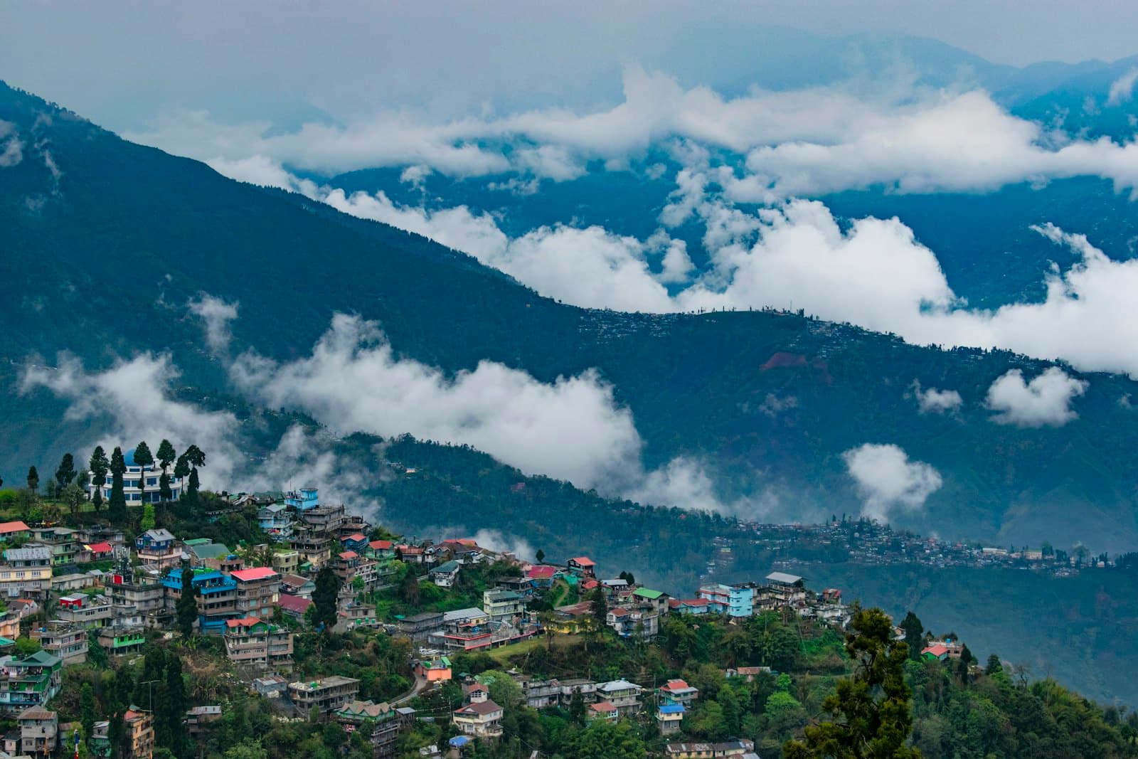 Misty hills of Darjeeling